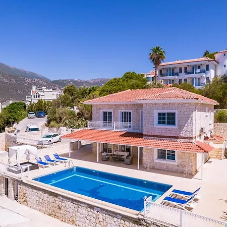 La Kumsal Denize Sifir Ve Oezel Havuzlu 4* Kaş