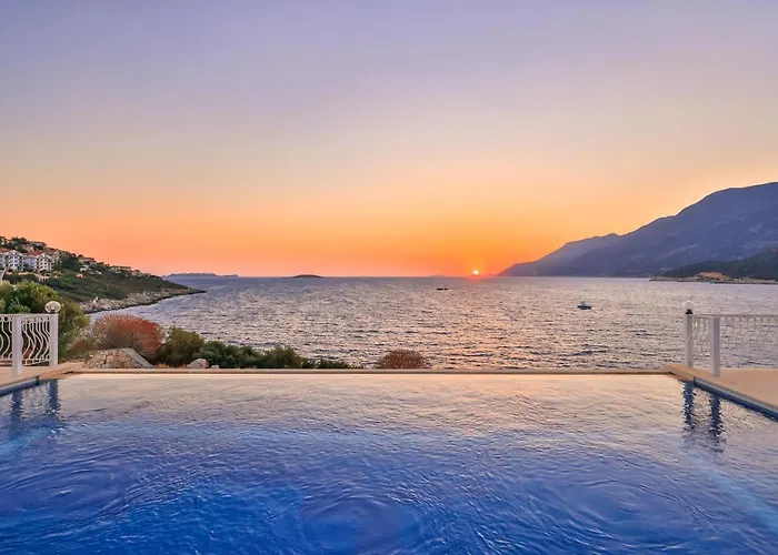 Hotel La Kumsal Denize Sifir Ve Oezel Havuzlu Kaş