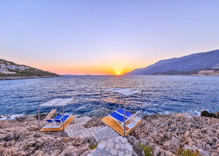 La Kumsal Denize Sifir Ve Oezel Havuzlu Hotel Kaş