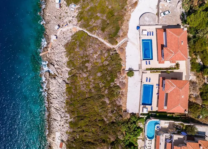 La Kumsal Denize Sifir Ve Oezel Havuzlu Hotel Kaş