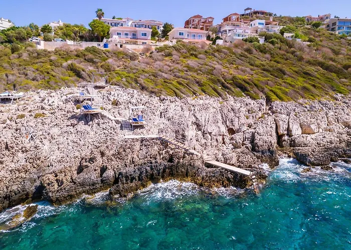 La Kumsal Denize Sifir Ve Oezel Havuzlu Hotel